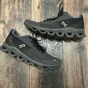 On Cloud Helion Cloudtec Running Shoe